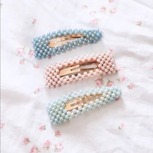 Pastel Pearl Clip- Baby Blue